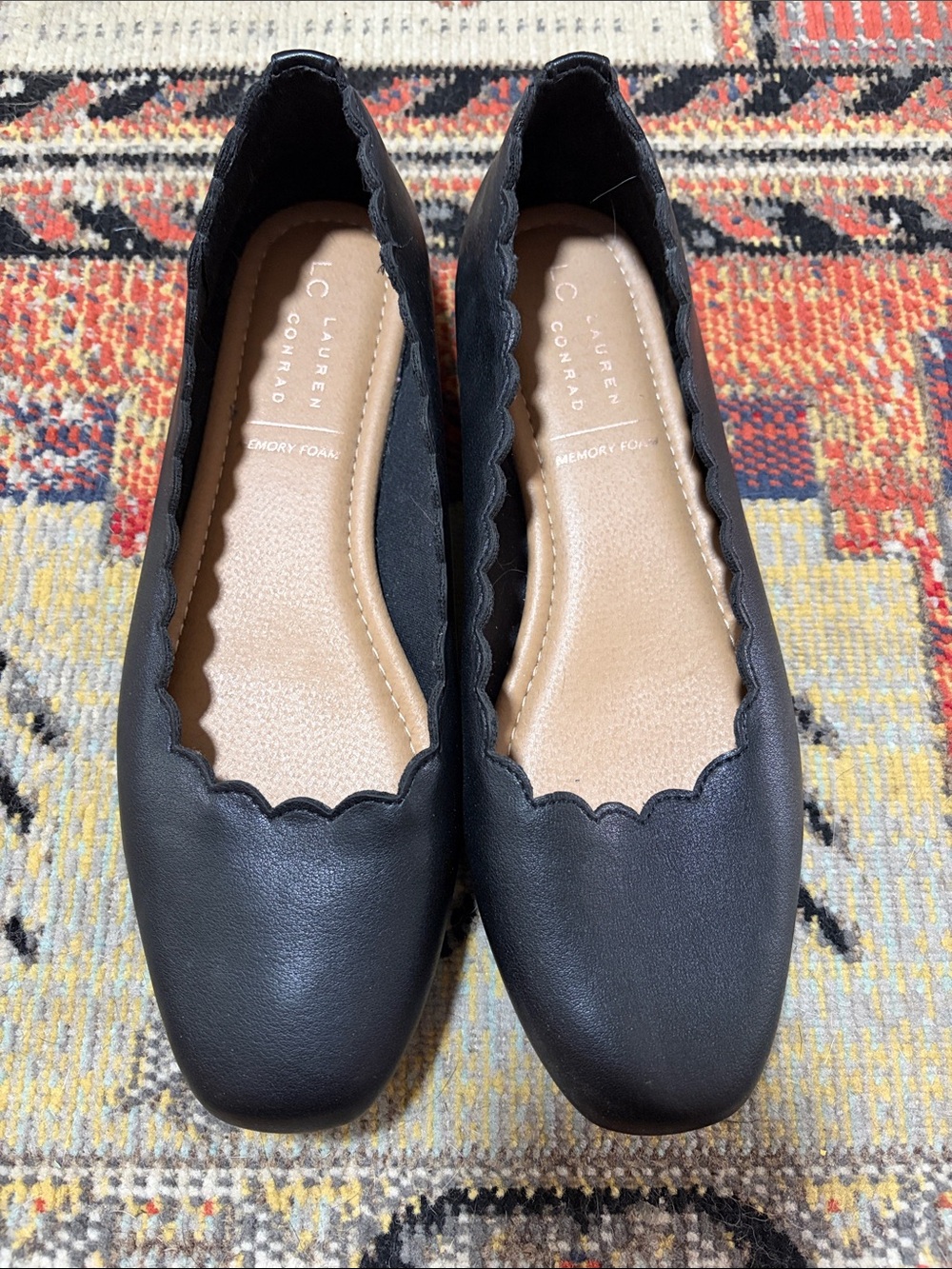 LC Lauren Conrad Black Scalloped Ballet Flats with Memory Foam